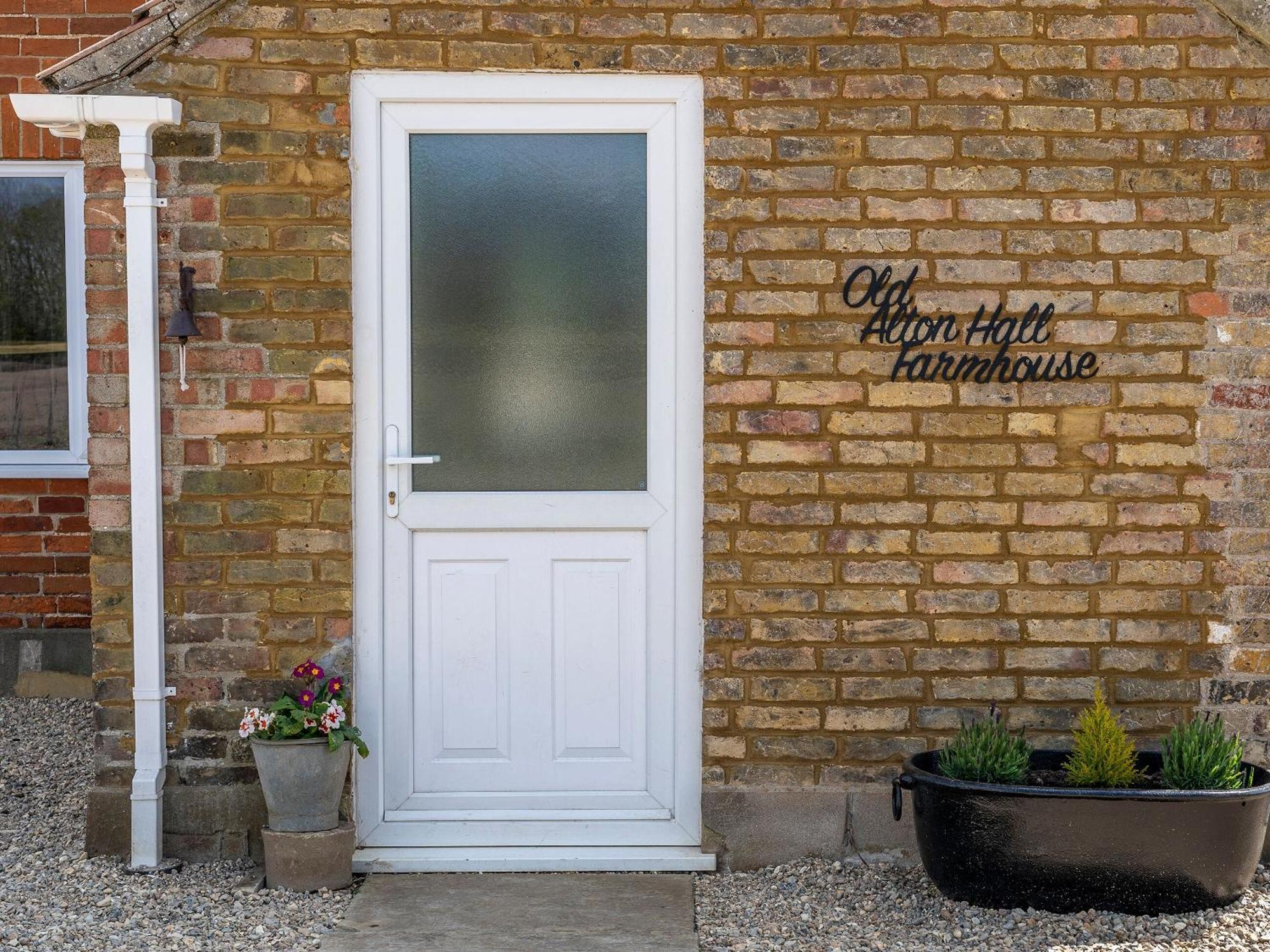 Old Alton Hall Farmhouse Tattingstone Экстерьер фото